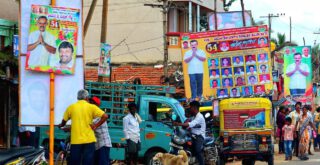 Wahlplakate in Indien